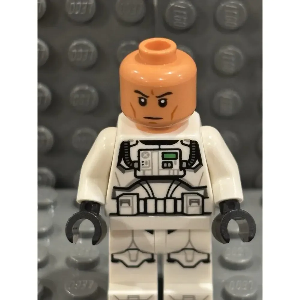 Lego Clone Trooper Pilot (Phase 1) Minifigure #sw1425 Yellow Marking Nougat Head
